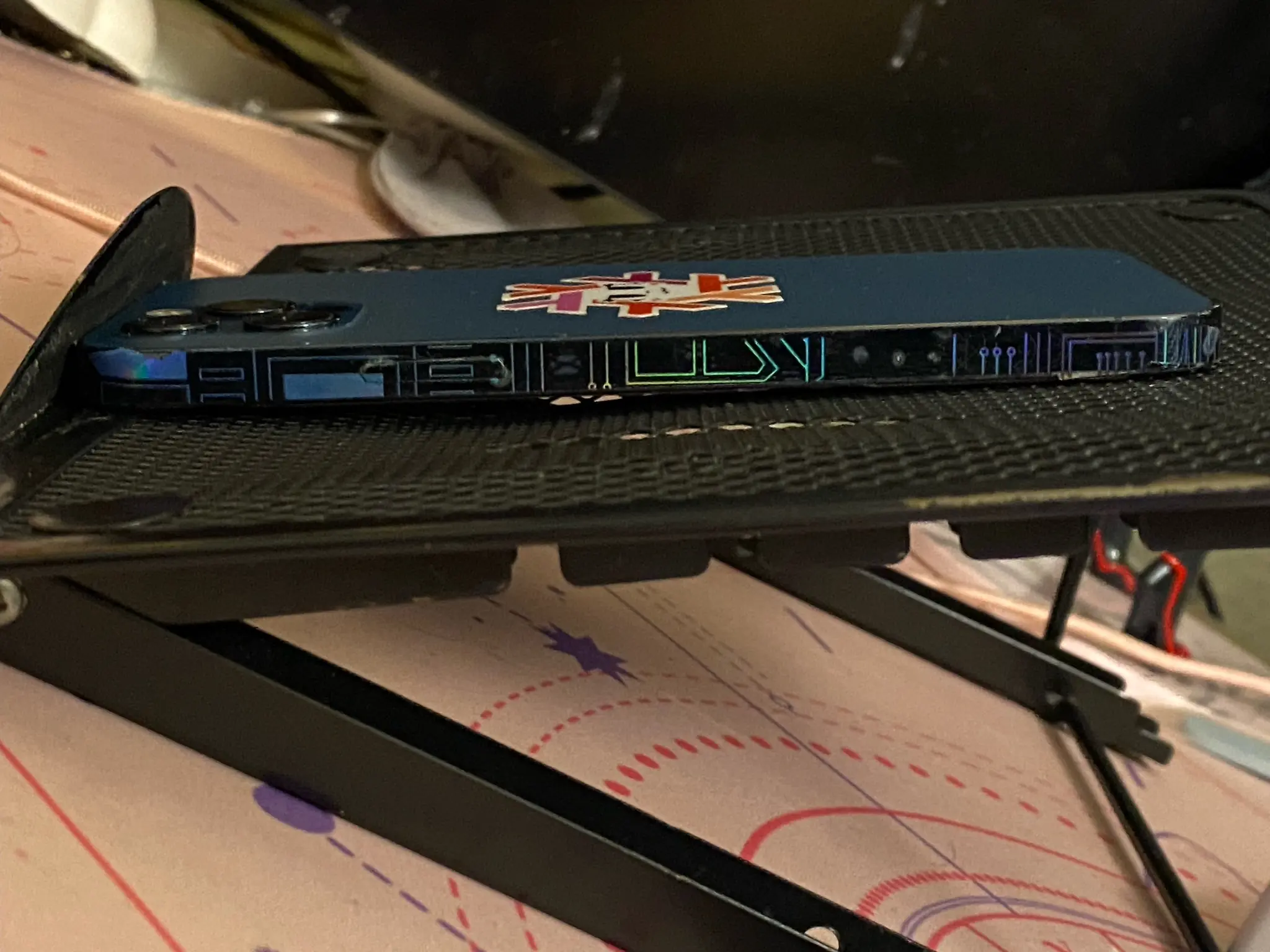 Same as before, although now all hues from ted to purple can be seen shining on the traces